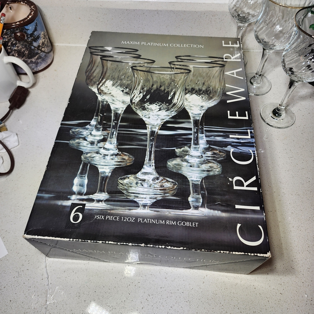 5 Pc Circleware Platinum Rim Goblets Set. New In Box  12 oz